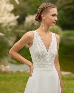 New Summer Wedding Dresses Beach 2024 Bridal Gowns Boho Lace Bride Dress Sleeveless Wedding Gowns V Neckline Back Out Customized