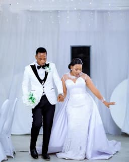 Customized African O Neck Shinny Pearls Beads Mermaid Wedding Dress for Woman Long Sleeves Bridal Gown with Removable Skirt