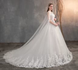 2026 Chinese Wedding Dress With Long Cap Lace Wedding Gown With Long Train Embroidery Princess Plus Szie Bridal Dress Customized