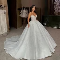 Customized Luxury Wedding dress, Sweetheart collar, Sleeveless puffy skirt, Retro ladies' Wedding dress. amanda novias