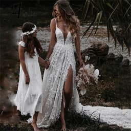 Customized A-Line Bride Dresses V Neck Spaghetti Strap Court Train Lace Wedding Dress For Woman Wedding Dress Vestidos De Novia