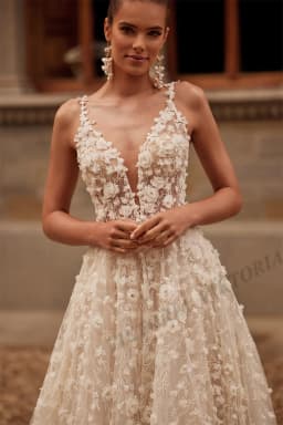 VIKTORIA Princess Lace Wedding Dresses For Woman Bride Deep V-neck Spaghetti Straps Vestido De Casamento Personalized Customized