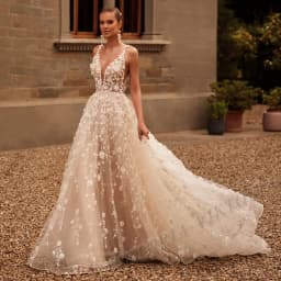 VIKTORIA Princess Lace Wedding Dresses For Woman Bride Deep V-neck Spaghetti Straps Vestido De Casamento Personalized Customized