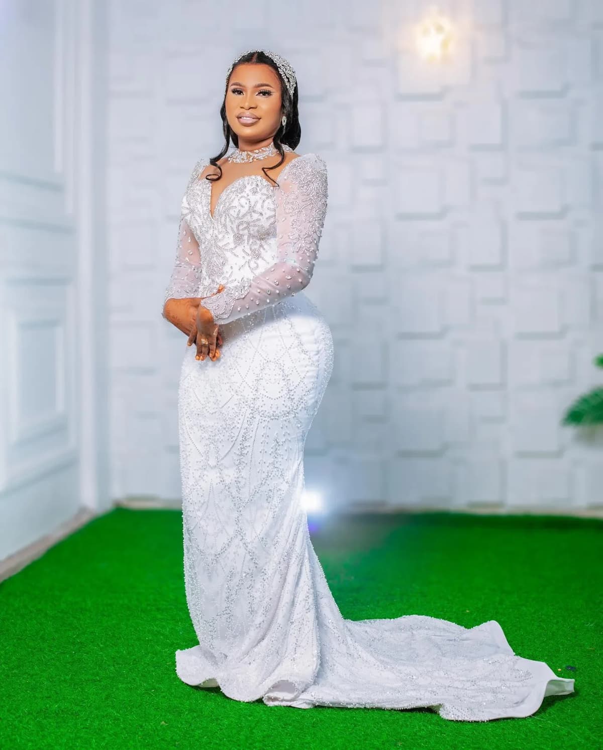 Customized Plus Size Wedding Dresses Bridal Gowns Sheer Neck Long Sleeves Beaded Lace Wedding Gowns for African Black Women