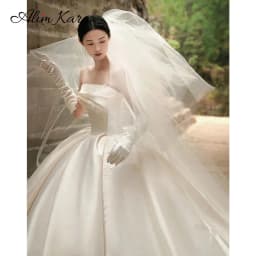 Appliques Satin Wedding Dress 2027 Vintage Strapless Ball Gown Bridal Princess Alim Kara XH300 Customized Party Vestido De Novia