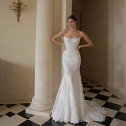 Elegant French Lace Mermaid Bridal Gown Strapless Scallop Low Back Long Train Ivory Slim Wedding Dress Custom Vestido De Novia