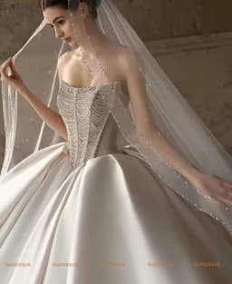 Elegant Sleeveless Wedding Dress Satin Bridal Gown Court Train Pearl Beading Princess Dress High-End Customized Vestido De Noiva