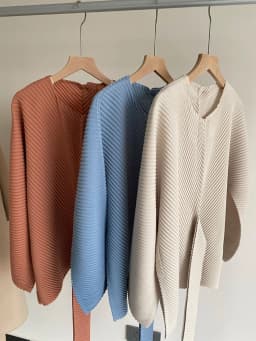 Miyake Pleated Long Sleeve Top V-Neck Belt Sweatshirts Korean Streetwear 2025 Autumn Winter Designer Loose Oversized Clothing