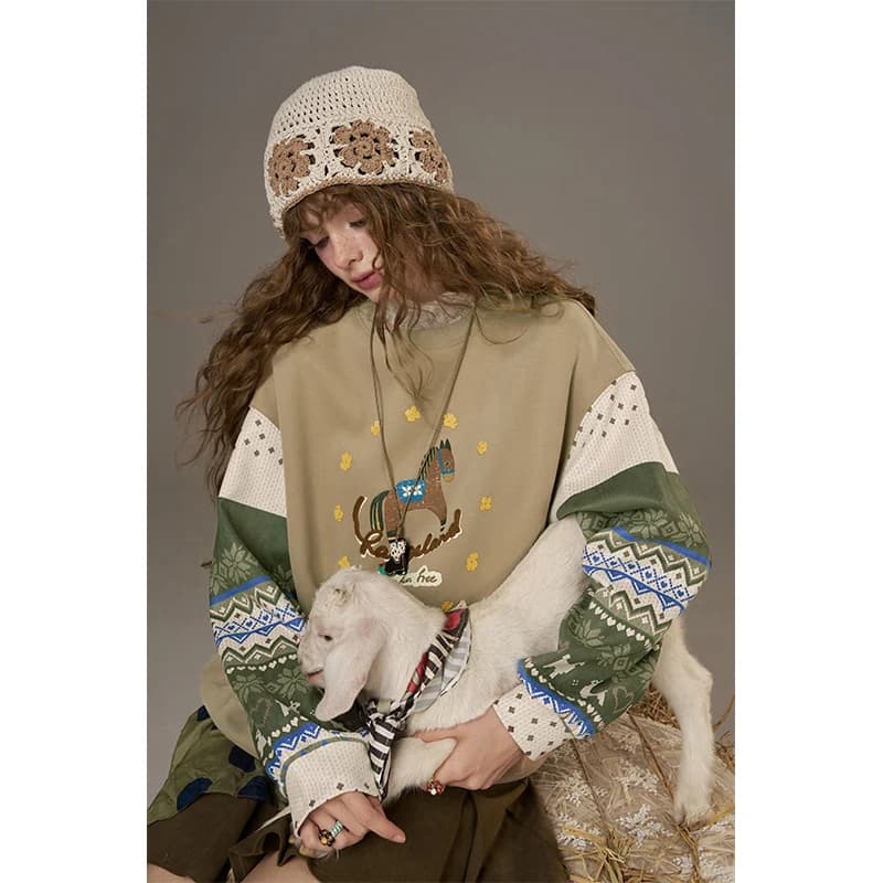 ELFSACK 2025 Autumn New Arrivals Casual Soft Vintage Splicing Design Crew Neck Sweatshirt For Woman