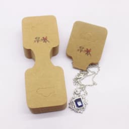 100 pcs 9x3.5cm Latest Printed Jewelry Necklace Bracelet Hang Tag Kraft Paper Folding Necklace Earring Set Packaging Card