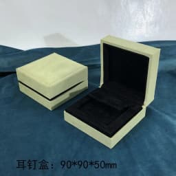 Customization Logo Fashionable Grass Green Faux Fur Clover Jewelry Case Jewelry Packaging Box for Necklace Bracelet Earring Gift