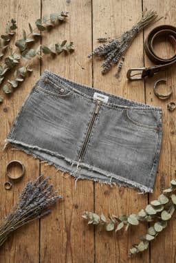 Y2K Casual Street Womens Grey Denim Zip Up Short Skirt Retro Frayed Low Waisted Short Skirt Harajuku Trendy New Sexy Short Skirt