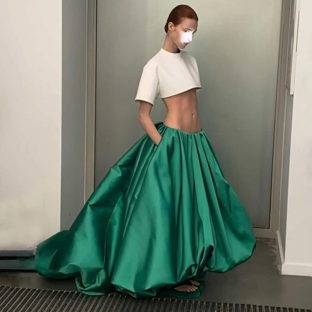 Stylish Green Ball Skirt with Pockets Extra Puffy Ruffle Satin Long Prom Party Skirt for Women Evening Wear Formal Occasion Gown