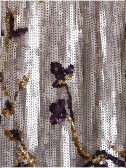 In the early spring of 2025, the new elegant hip skirt embroidered with sequins and high waist was opened with a skirt.