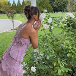 Elegant Women Ruffle Pleated Long Dress Fashion Sleeveless Halter Irregular Tiered Pleated Flowy Maxi Dresses for Wedding Party