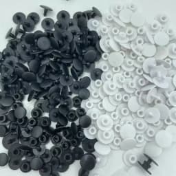 Universal Hole Shoe Buckle in White & Black for Garden Beach Use Plastic Back Strap Repair Kit for Boys & Girls