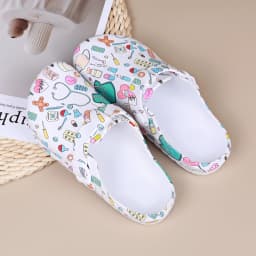 Women Cartoon Printing Mule Clogs Adjustable Buckle Nurse Shoes Non-Slip Closed Toe Comfort Indoor Slippers for Beach & Garden