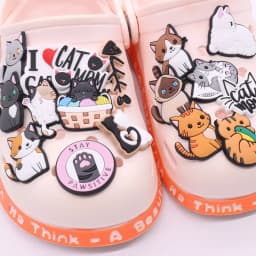 1-17PCS PVC Kawaii Animal Cat Mom Sandal Shoe Decoration Buckle Charms Fit Wristbands Hole Slipper Accessories Kid Xmas Gift