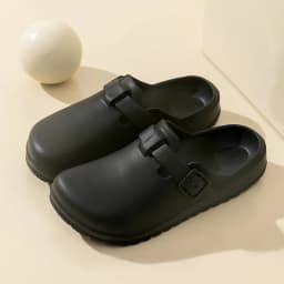A Pair of Women's Lightweight Non-Slip Slippers, Comfortable and Stylish, Simple Slip-On Slippers for Couples