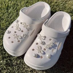 Designer Quality DIY Hole Shoe Charms Set with Sweet Pearl And String Bow Garden Shoe Decorations for Girls Gift