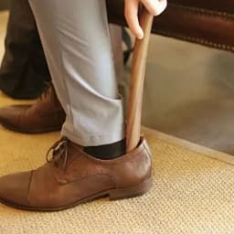 1Pcs Advanced Solid wood Shoe horns 15.5-31cm Short handle Shoehorn household Shoes spoon Lazy people Shoe spatula shoe lifter