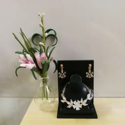 1:6 Doll Mini Jewelry Earring Necklace Set (including Display Rack) for Doll Decorative Toys, Doll Gift Accessories