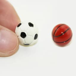 1Pcs 1:6/1:12 Dollhouse Miniature Sports Balls Soccer Football and Basketball Decor