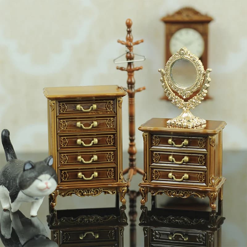 1Pc Dollhouse Furniture Ornaments Mini European Style Retro High And Low Cabinet Model Shooting Scene Props