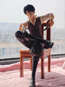 Attack On Titan Levi Ackerman Sitting Pose GK Figure Anime Statue Desktop Decoration Collectible Model For Anime Fans And Otaku
