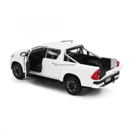 Maisto 1:27 New Toyota Hilux Highly-detailed die-cast precision model car Model collection gift