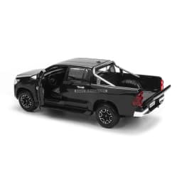 Maisto 1:27 New Toyota Hilux Highly-detailed die-cast precision model car Model collection gift