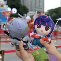 Authentic Overwatch 10th‑Anniversary Plush Doll Keychain Juno Kiriko Mercy Ana D.Va Genji Pendant Collectible Ornament Toy Gift