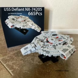 NEW Space Nine USS Defiant NX-74205 Midi-Scale Building Blocks DIY MOC Spaceship Assembly Bricks Kids Christmas Toy Gift 665Pcs
