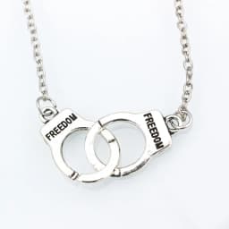 Handcuff Pendant Necklace for Women Men Steampunk Lover's Collares FREEDOM Unique Design Valentine's Day Gift Fashion Jewelry