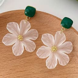 White Flower Charm Square Metal Green Epoxy Drop Earrings For Women Bohemia Romantic Camellia Flower Dangle Earrings Luxury