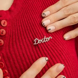 Hanreshe Gold Color Metal Doctor Brooch Pins Fashion Creative Letter Medical Jewelry Lapel Badge Gift for Doctor Nurse