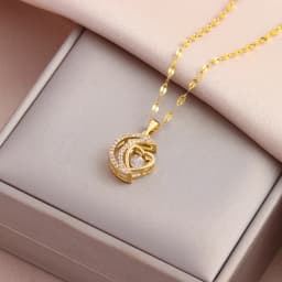 New In Sweet Sexy Beating Heart Series Pendant Necklaces For Women Luxury Fashion Female Stainless Steel Clavicle Chain Jewelry