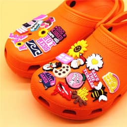 1Pcs PVC Bloody Lips Lovely Styles Sandals Shoe Charms Accessories Pink Mama Cookie Bonfire Clogs Shoe Buckle Fit Kids Gifts