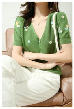 V-neck embroidered wool jersey spring/summer 2022 New five-point mid-sleeve top Green short-sleeve woman