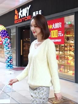 100% Mink Cashmere Women's Sweater Knitted Long Sleeve Pullover V-Neck Loose Underlay Soft Fashion Women's Top