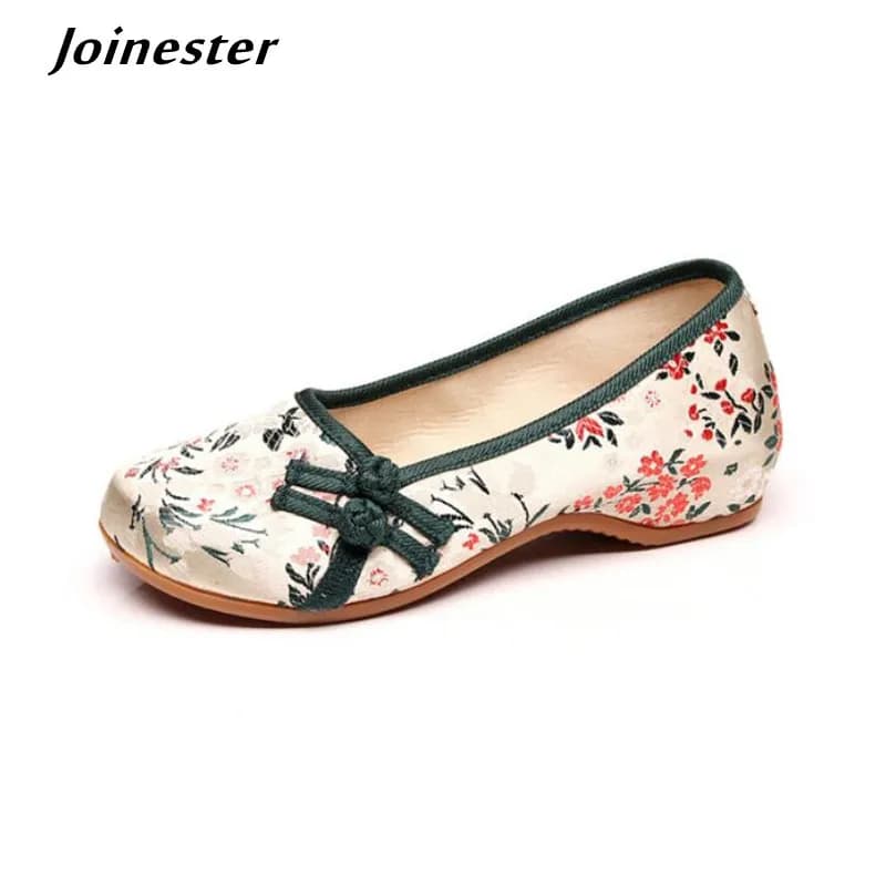 Ethnic Style Embroider Women Shoes Slip on Retro Loafers with Buttons Female Autumn Pumps Vintage Ballet Shoes