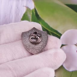 Edelweiss Crest shield flower symbol Ename pin badge Jewelry
