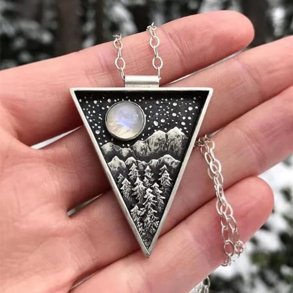 Vintage Fashion Moon Forest Pendant Necklace for Women Moonstone Triangle Necklace Retro Punk Party Jewelry GiftCollarewholesale