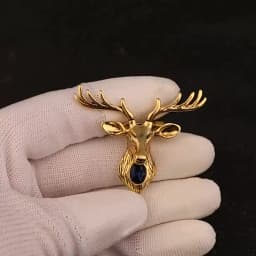 New Retro Metal Elk Brooch Pin Animal Crystal Corsage Suit Coat Lapel Pins Christmas Gifts for Men Jewelry Accessories