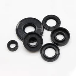 ID 17mm NBR Shaft Nitrile Rubber Oil Seal TC-17*25/27/28/30/32/35/40/45/47*5/7/8/10 Nitrile Double Lip Oil Seal