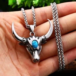 Retro Punk Turquoise Bull Head Pendant Necklace for Men Fashion Hip Hop Motorcycle Riding Trend Cool Personalized Jewelry
