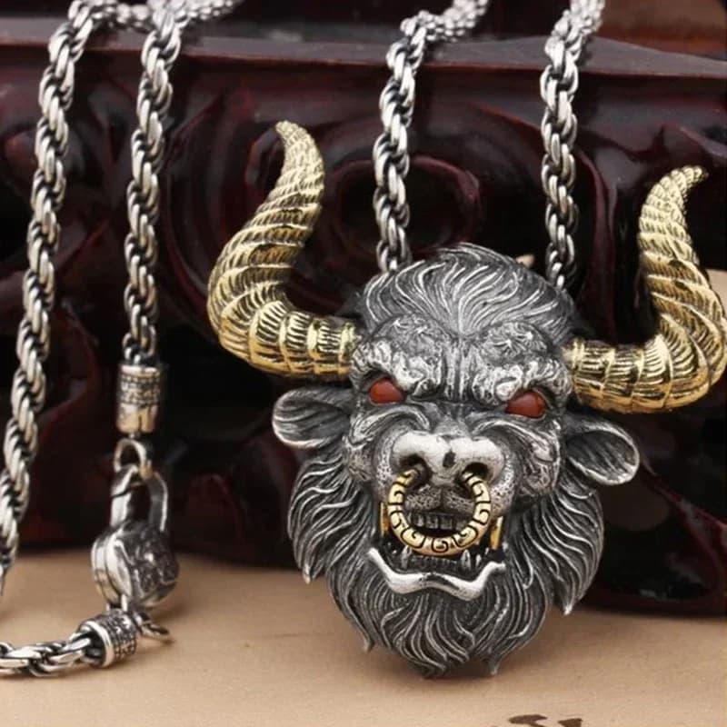 Retro Punk Turquoise Bull Head Pendant Necklace for Men Fashion Hip Hop Motorcycle Riding Trend Cool Personalized Jewelry
