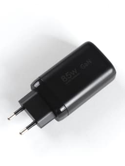 A Three-Port Super Fast Charging System with a Total Power of 85W, Suitable for Laptops, Mobile Phones and Game Consoles