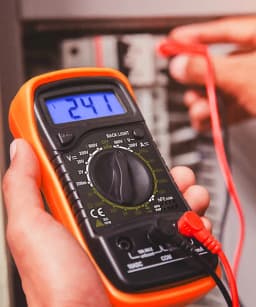 XL830L Handheld Digital Multimeter LCD Backlight Portable AC/DC Ammeter Voltmeter Ohm Voltage Tester Meter Multimetro