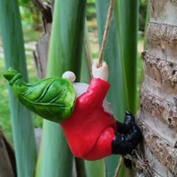 Climbing Garden Gnome Resin Garden Sculptures Yard Gnomes Outdoor Statues Weather Resistant Gnomes Figurines Gnome Outdoor